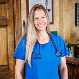 Dr-Amber-Nealy-480x480
