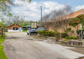 Rogers-Animal-Hospital_portrait_003-400x284