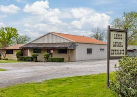 Rogers-Animal-Hospital_portrait_006-1-400x284