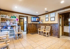 Rogers-Animal-Hospital_portrait_016-400x284